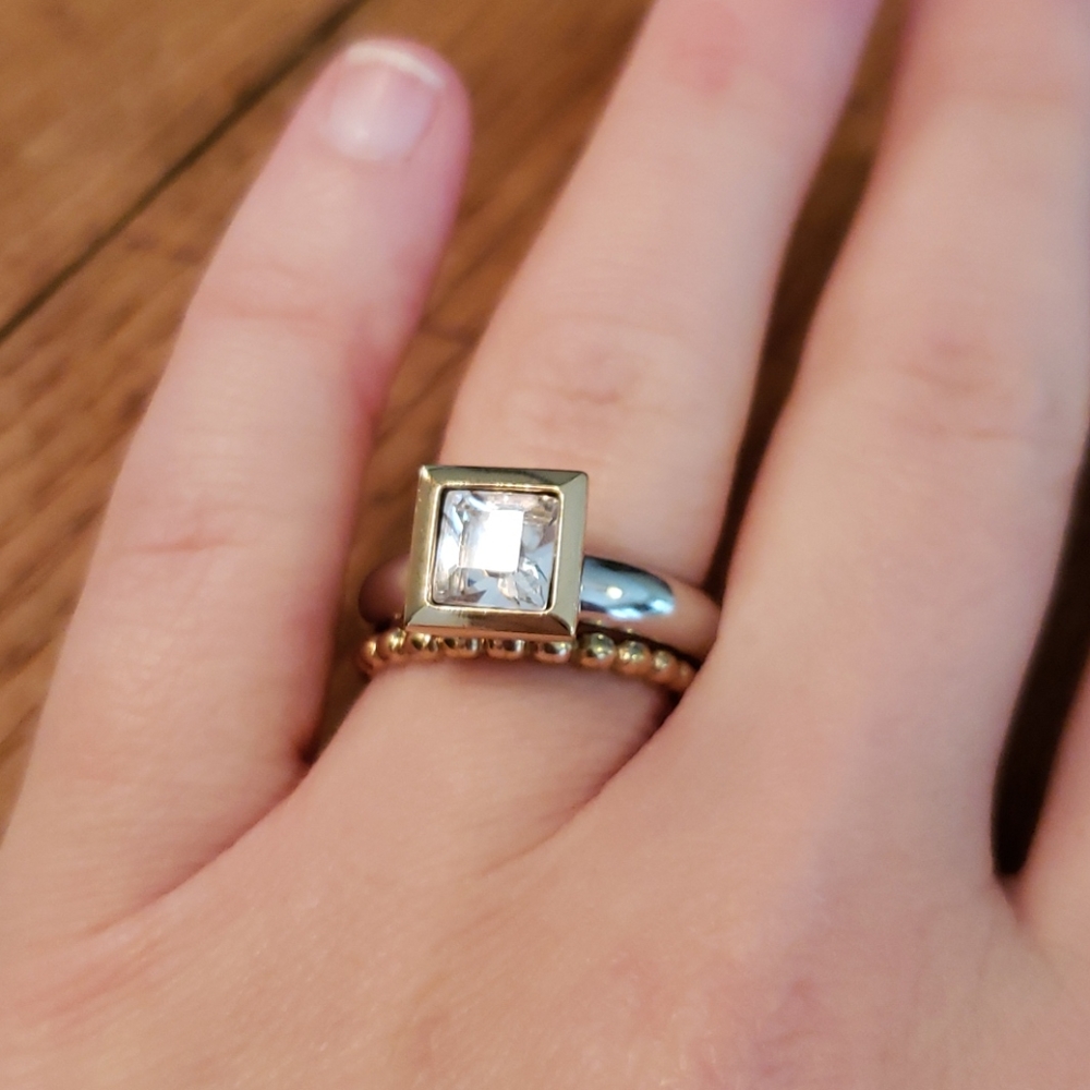 Qudo Interchangeable Ring with 2 Toppers Size 6